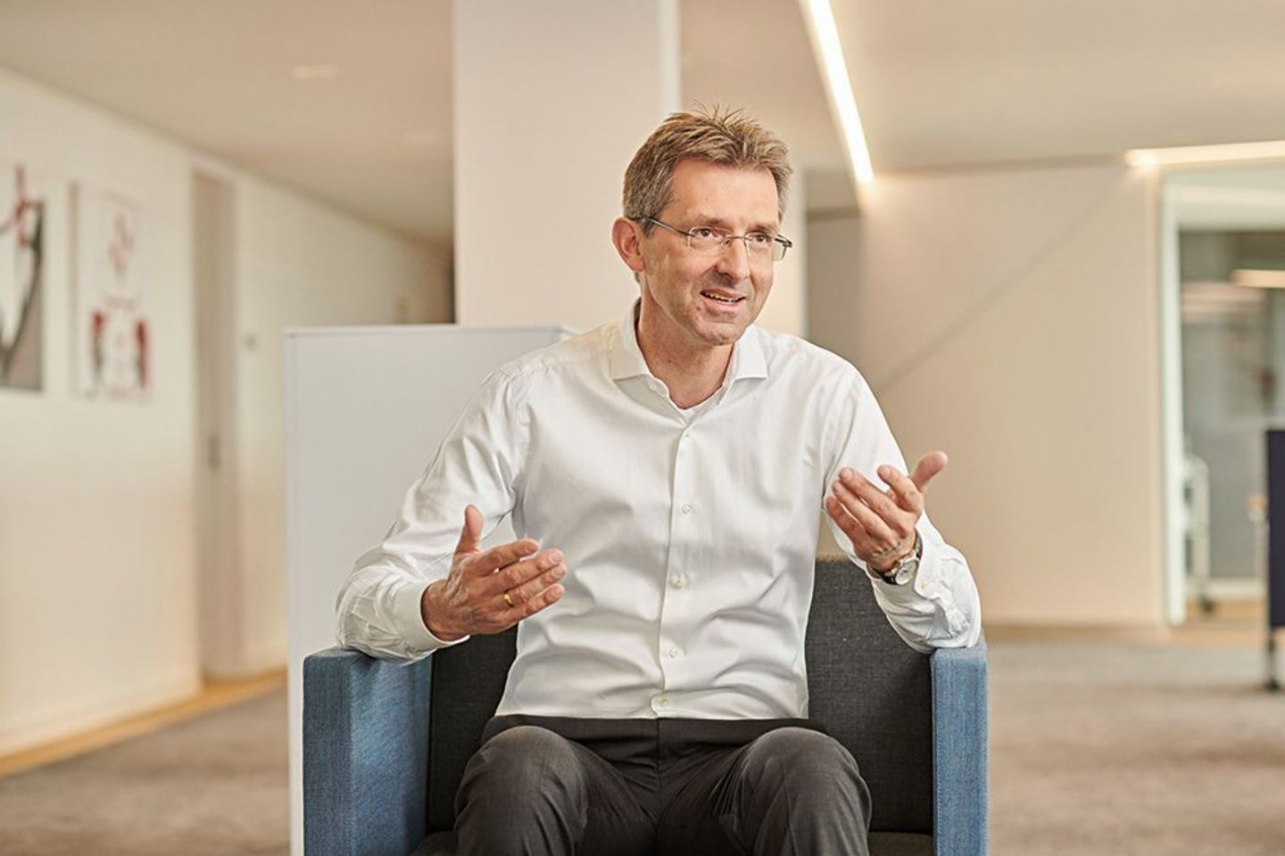 Debt purchases: Justus Hecking-Veltman, CFO of the EOS Group, wants to further expand the business segment