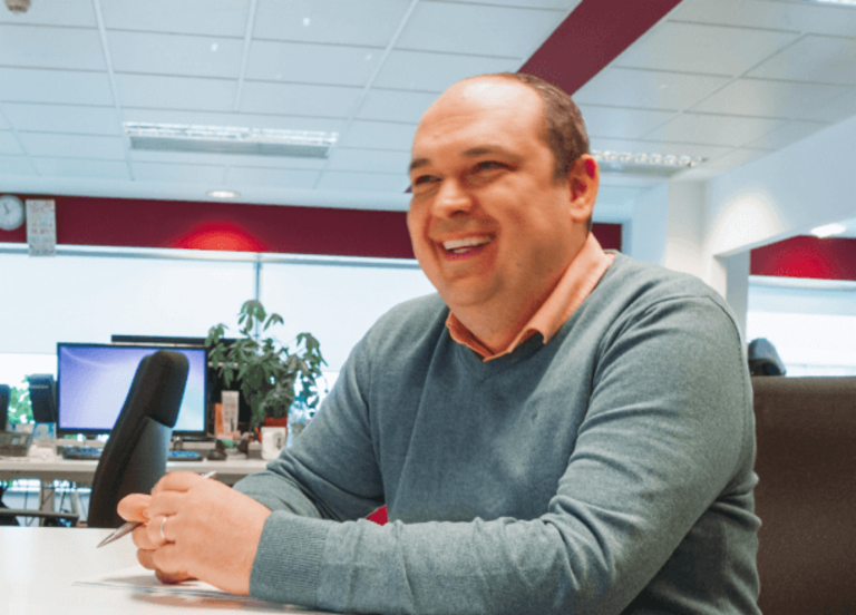Cristian Musat, Head of IT at EOS in Romania, is in charge of the development of Kollecto+ alongside Pia Fischbach.