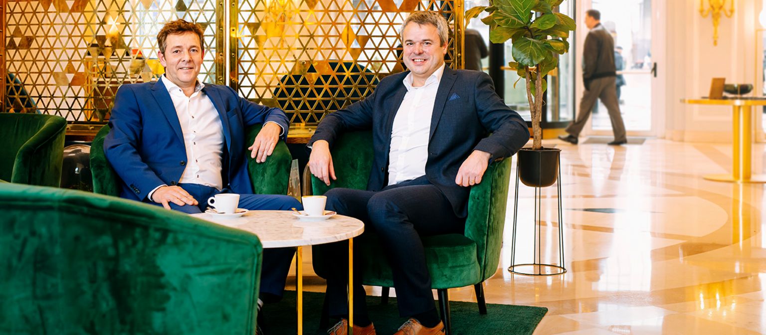 Roel Dumont and Ivan Demuynck having a coffee together.