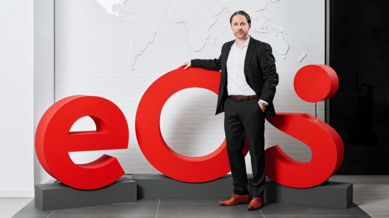 Αυτό είναι το νέο brand της EOS: Ο Marwin Ramcke συστήνεται και παρουσιάζει το νέο λογότυπο της EOS.