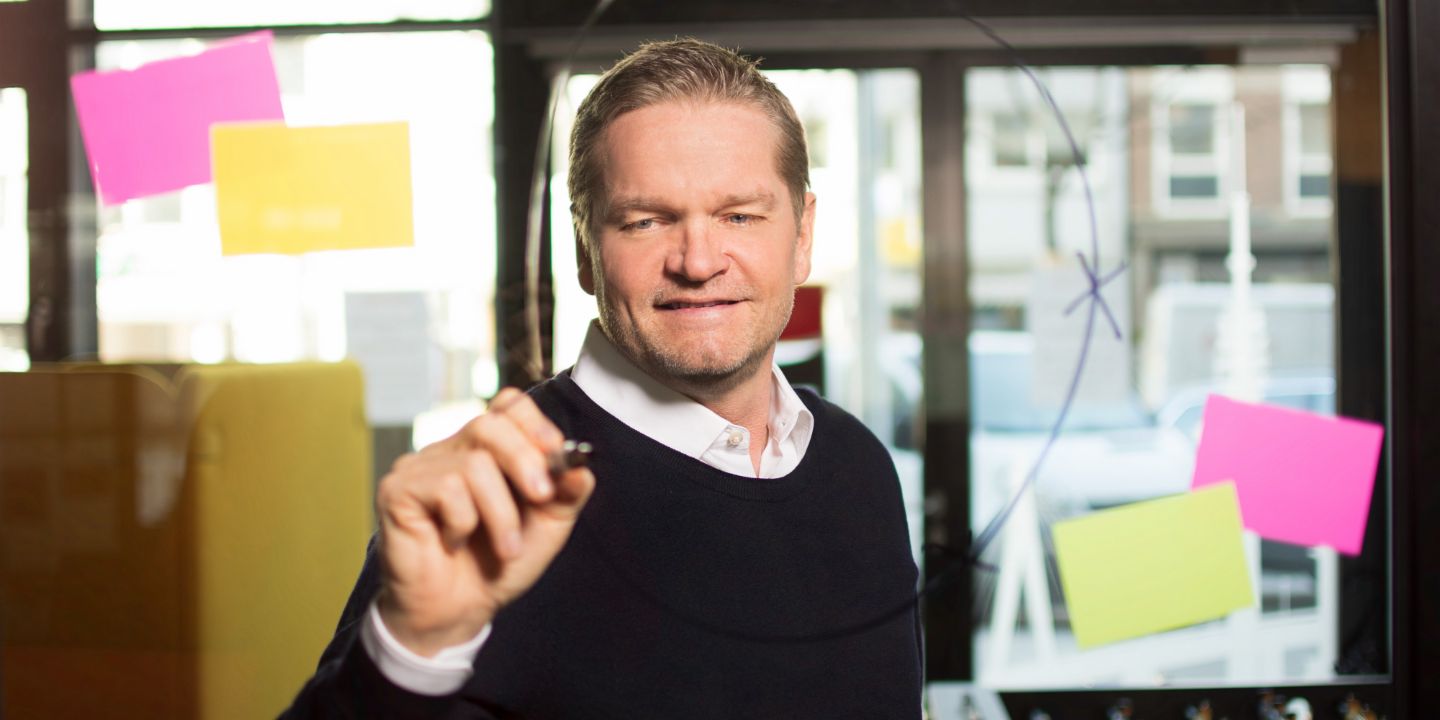 Jürgen Borgartz, Managing Director of EOS Deutschland