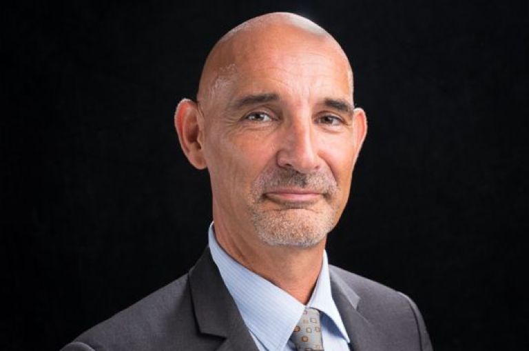 Receivables purchase by EOS in France: Contract documents.